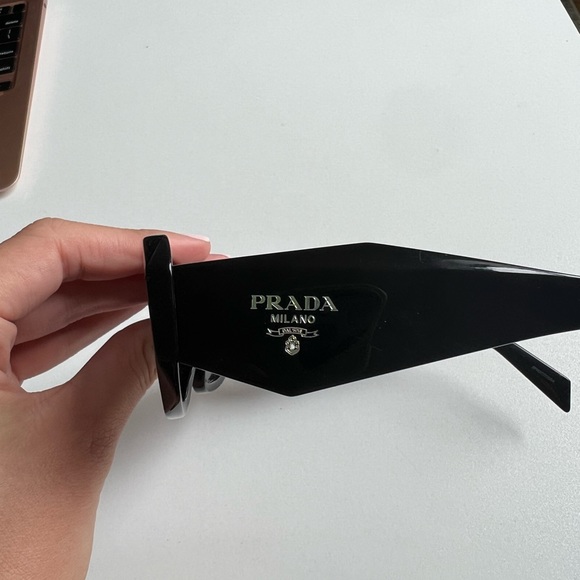 Prada Sunglasses. With case - Picture 5 of 5